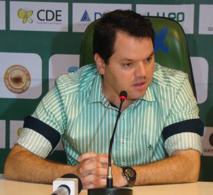 De saída, Pugliesi crítica problemas internos e vice-presidentes