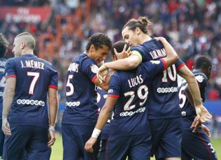 FRANCÊS: Ibrahimovic marca golaço e PSG atropela Bastia