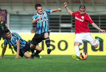 Após Gre-Nal, D’Ale provoca o Grêmio: “Títulos? só em fita VHS”