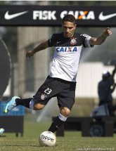 Guerrero volta a treinar e pode reforçar time na quarta