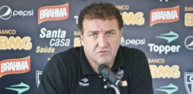 Cuca festeja tempo para treinos no Atlético-MG