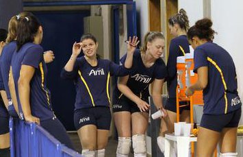 Vôlei: Embalado pela liderança no Paulista, Amil encara o Rio do Sul pela Superliga