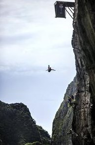 Russo e inglês disputam título na última parada do Red Bull Cliff Diving 2013