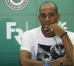 Em seu 50º jogo com a camisa do Goiás, zagueiro tem decisão pela frente