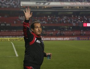 Aqui é trabalho... Só que não! São Paulo pode jogar Paulistão com 'time B'