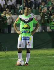 SÉRIE B: No acerto da tabela, G4 tem mudança, clássico igual e Papão volta a vencer