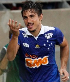 Após oscilação, Willian celebra semana livre no Cruzeiro