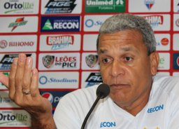 Sondado por clube do Paulista, Hélio dos Anjos está aberto a propostas