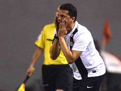 Zagueiro admite vantagem física do Santos em clássico