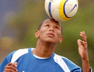 Série B: Ex-lateral do Fortaleza utiliza CT do Ceará para treinar