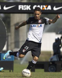 Atacante do Corinthians supera trauma e é operado com sucesso