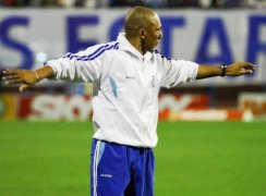 Série B: Técnico do Avaí faz mistério e fecha treinamento