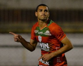 Lusa aposta em retorno de Gilberto para vencer Flamengo