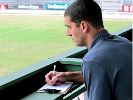 Candangão: Ex-goleiro do Grêmio é o novo treinador do Gama