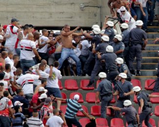 São Paulo perde quatro mandos por briga em clássico; Timão escapa