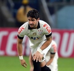 Tite barra atacante displicente e escala Renato Augusto no Corinthians