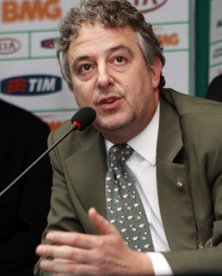 Série B: Nobre revela que já pensa em renovar com Gilson Kleina