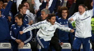 INGLÊS: City erra no fim, Chelsea aproveita e vence