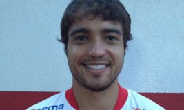 Atacante comemora classificação do Vila Nova-GO para a Série B