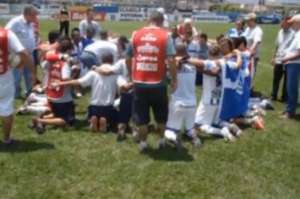 Segundona: Jogadores da Matonense rezam para amigo que quebrou a perna