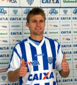 Série B: Lateral do Avaí leva entrada criminosa e só volta em 2014