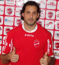 Série C: Herói do acesso, atacante gringo quer renovar com o Vila Nova