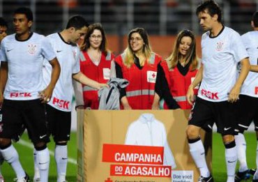Torneio de pôquer do Corinthians doará 1 tonelada de alimentos para a Cruz Vermelha