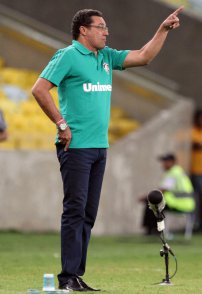 Grupo político pede a saída de Luxemburgo, mas Fluminense descarta a demissão