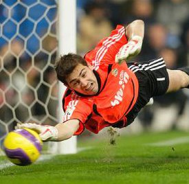 Ancelotti confirma goleiro da seleção espanhola como titular na Copa do Rei