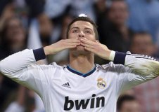 Cristiano Ronaldo rebate ironia e Blatter pede desculpas