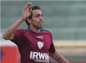 Fora há um mês, atacante pode reforçar Lusa em clássico