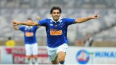 Atacante treina e pode voltar ao Cruzeiro na Vila