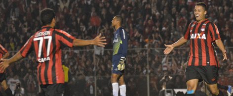 COPA DO BRASIL: Flamengo e Atlético-PR largam na frente e sonham com Libertadores