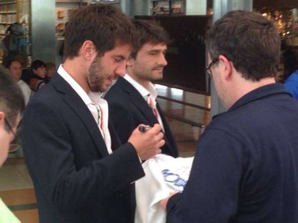 Que fase! Voo atrasa e Vélez cancela treino único no Majestoso