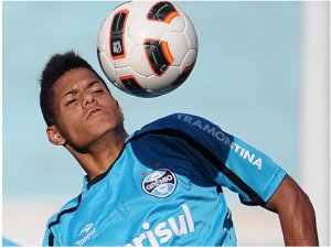 Presidente do Palmeiras garante permanência de Messi do Sul para 2014