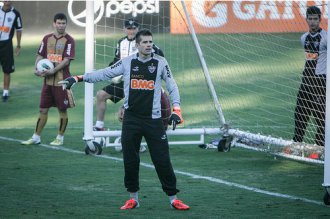 Amistosos: Felipão agradece Cuca e diz que Victor será titular