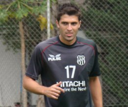 Zagueiro da Ponte lamenta gol contra e diz estar motivado