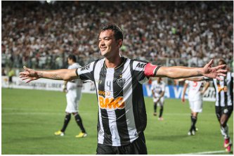 Cuca faz testes na defesa e no meio-campo do Atlético