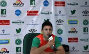 Internacional e Corinthians brigam por contratação de lateral da Série B