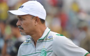 Paraibano: Sousa contrata treinador experiente no futebol pernambucano