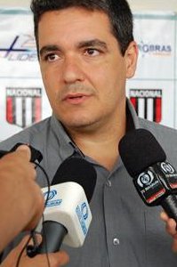 Apresentado, Tuca Guimarães planeja chegar entre os quatro no Campeonato Mineiro