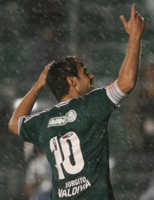 O quê? Torcida organizada do Palmeiras processa craque por calúnia