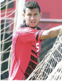 Série B: Atacante do Atlético-GO rebate PC Gusmão