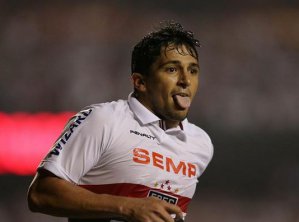 ‘Me exaltei’, diz atacante do São Paulo após pisar em companheiro