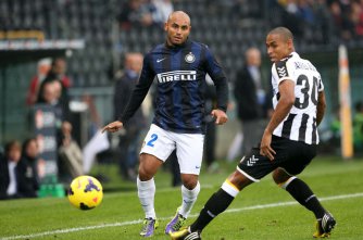 Italiano: Lateral da Inter de Milão comemora goleada e chegada ao G4