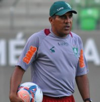 Série B: Por G4, Silas Pereira faz mistério no América-MG