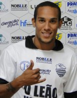 Paulistão: Comercial oficializa acerto com ex-atacante do Guarani