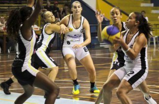 Basquete: Feminino do XV Piracicaba enfrenta São Caetano