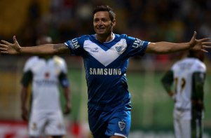 Sul-Americana: Artilheiro desfalca Vélez Sarsfield contra Ponte
