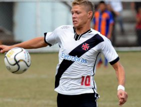 Sondado pelo Santos, meia não sabe se renovará com o Vasco